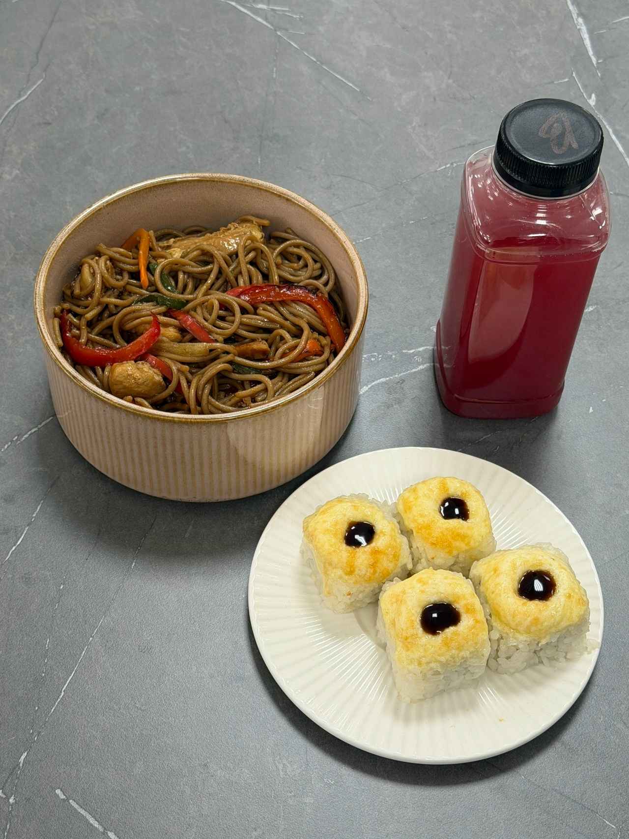 Фото ЛАПША СОБА В СОУСЕ ТЕРИЯКИ С КУРИЦЕЙ, СЫРНЫЙ ЧИКЕН 1/2, МОРС ВИШНЯ